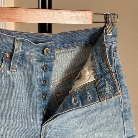 Levi's Womens 501 Original Shorts - Picture 2 of 4